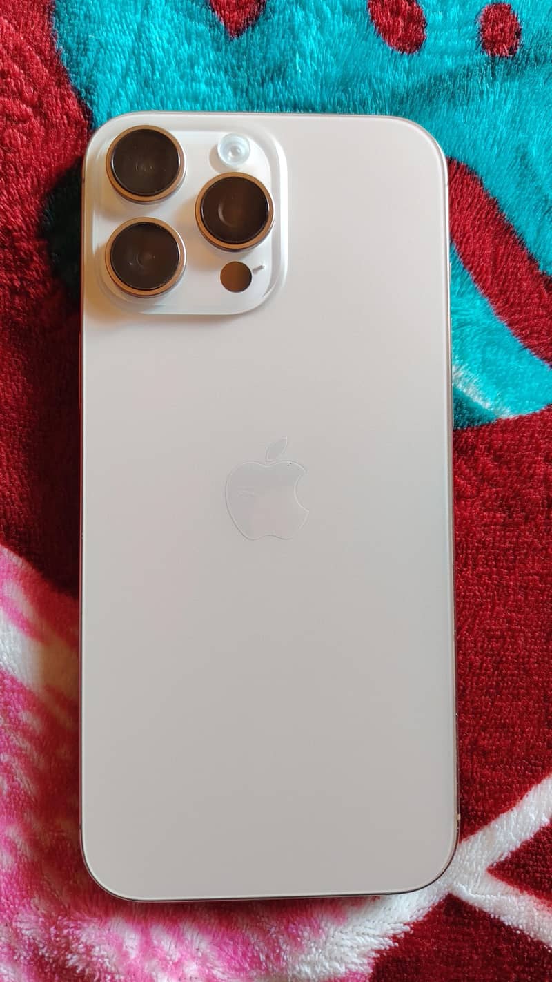 Apple iPhone 16 Pro Max 0