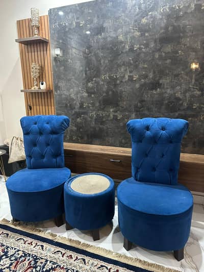 2 chairs one table