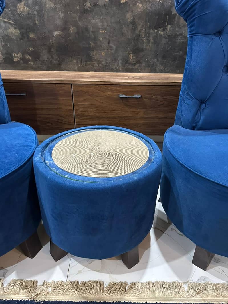 2 chairs one table 3
