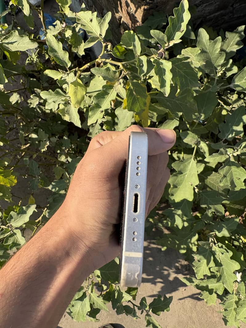 Apple iPhone 13 mini 1
