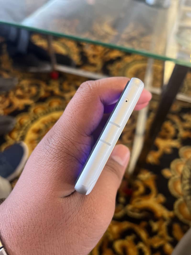 Google Pixel 7a 2