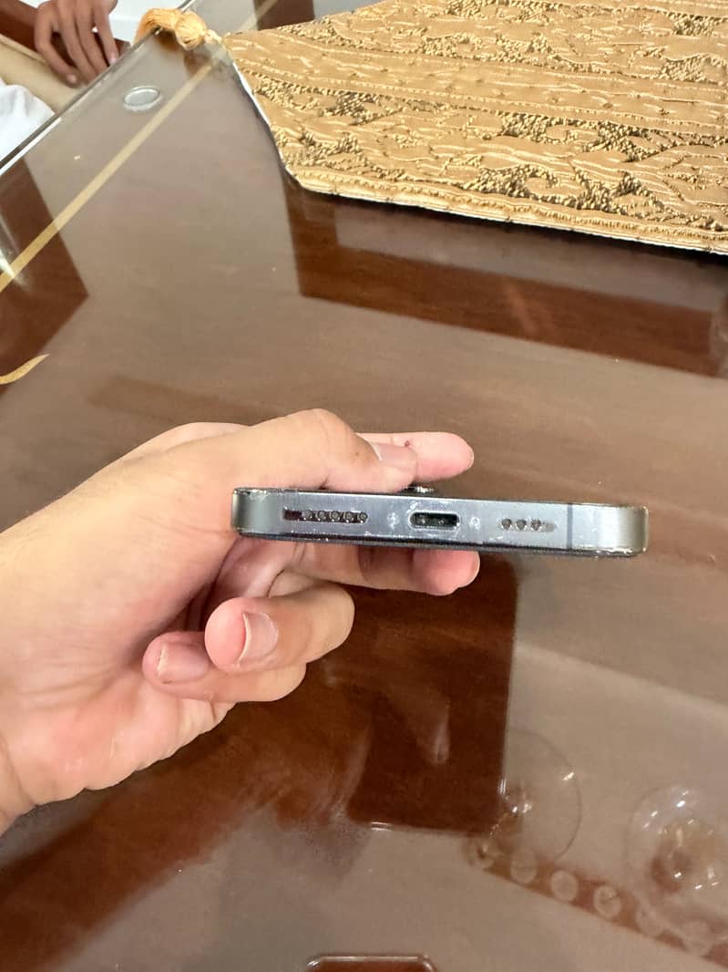 Apple iPhone 13 Pro 2