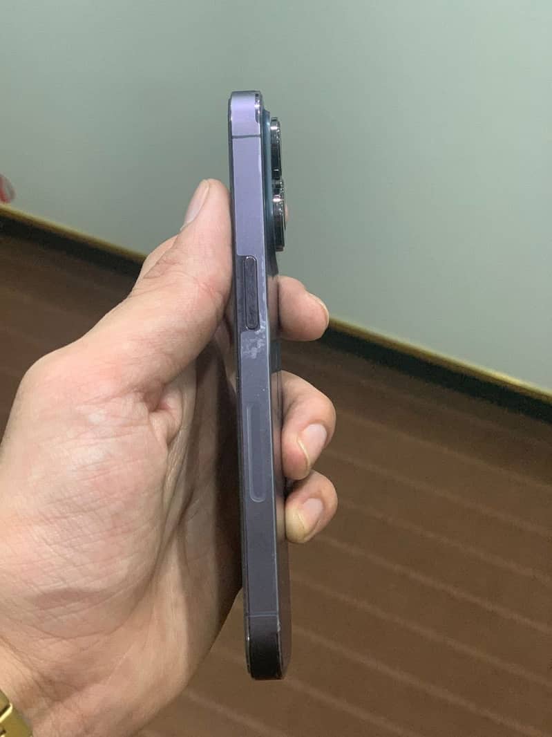 Apple iPhone 14 Pro 1