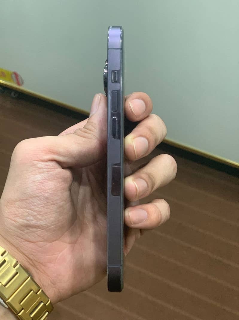 Apple iPhone 14 Pro 4