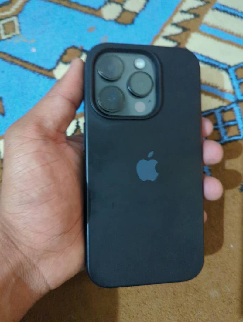 Apple iPhone 15 Pro 1