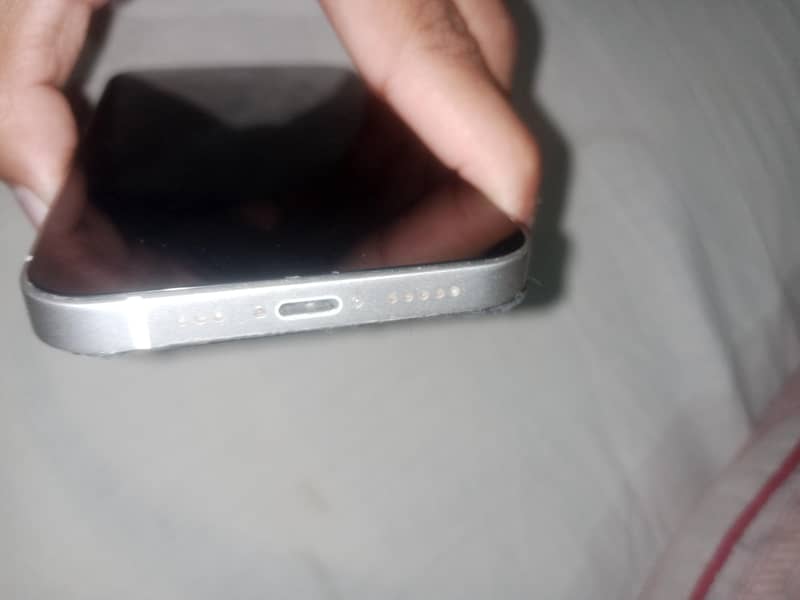 Apple iPhone 12 3