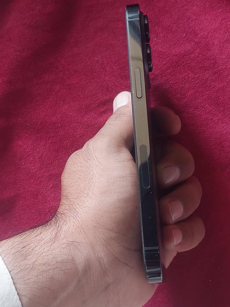 Apple iPhone 14 Pro Max 1