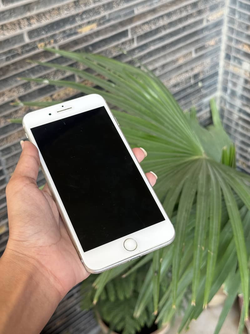 Apple iPhone 8 Plus 2