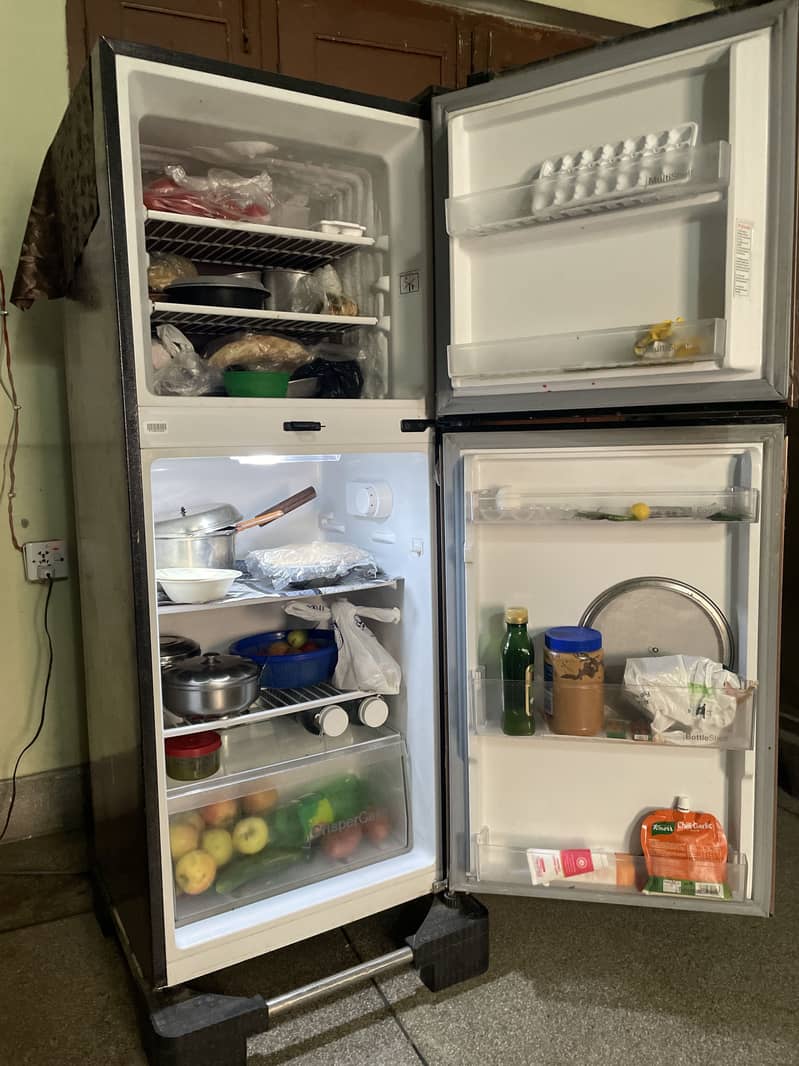 Sell Refrigerator. 1