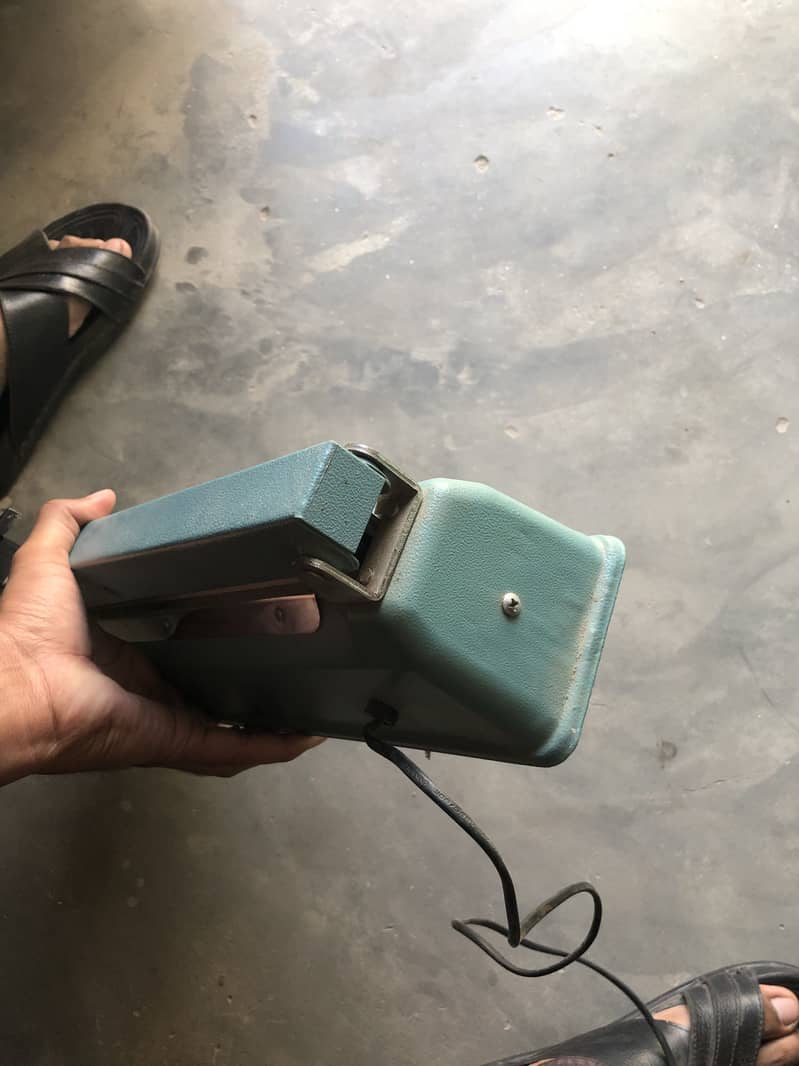 Shopper sealer machine 1