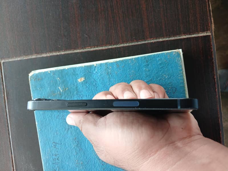 Apple iPhone 13 1
