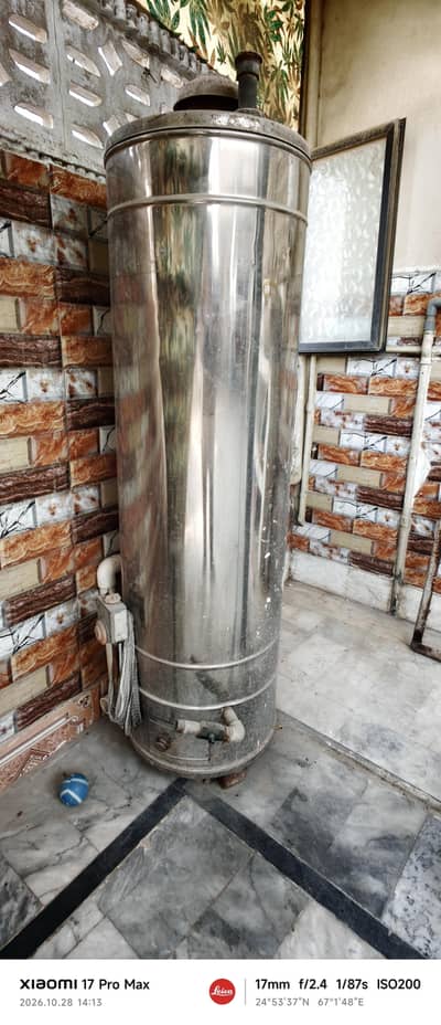 Best Quality Water Geyser in Excellent Condition – Urgent Sale!