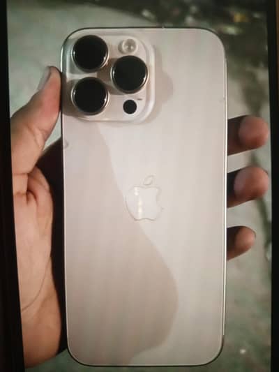 Apple iPhone 16 Pro Max