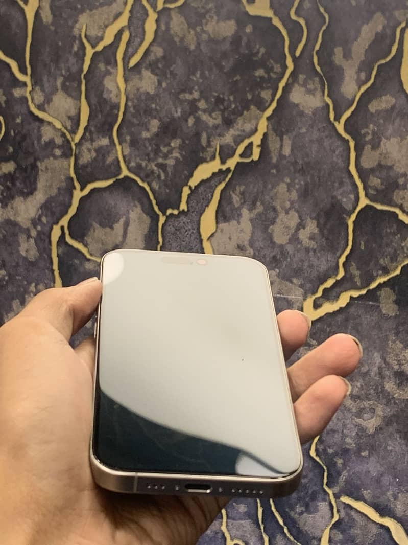 Apple iPhone 15 Pro 5