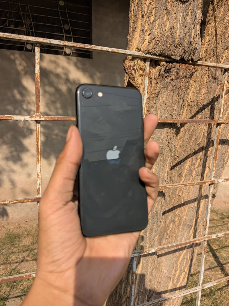 Apple iPhone SE 4