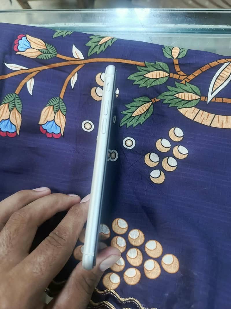 Apple iPhone SE 0