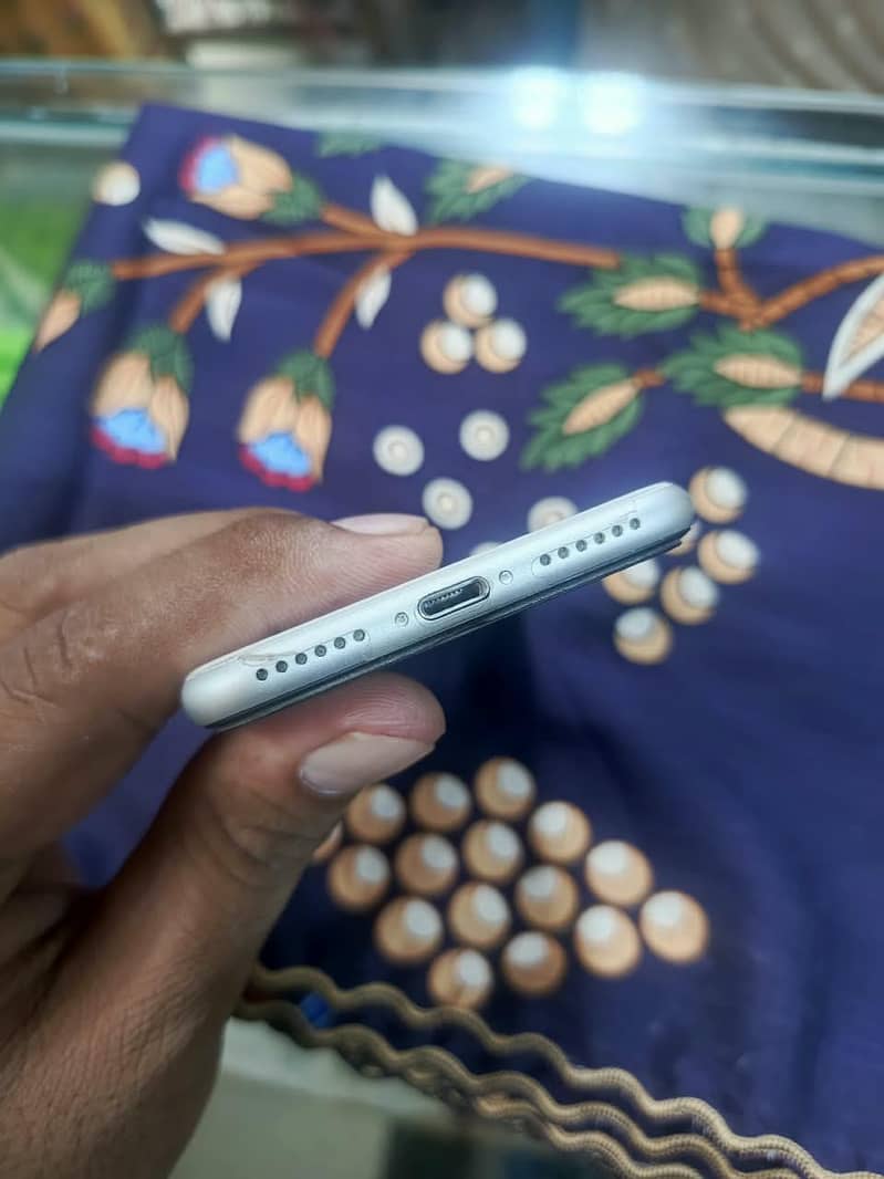 Apple iPhone SE 4