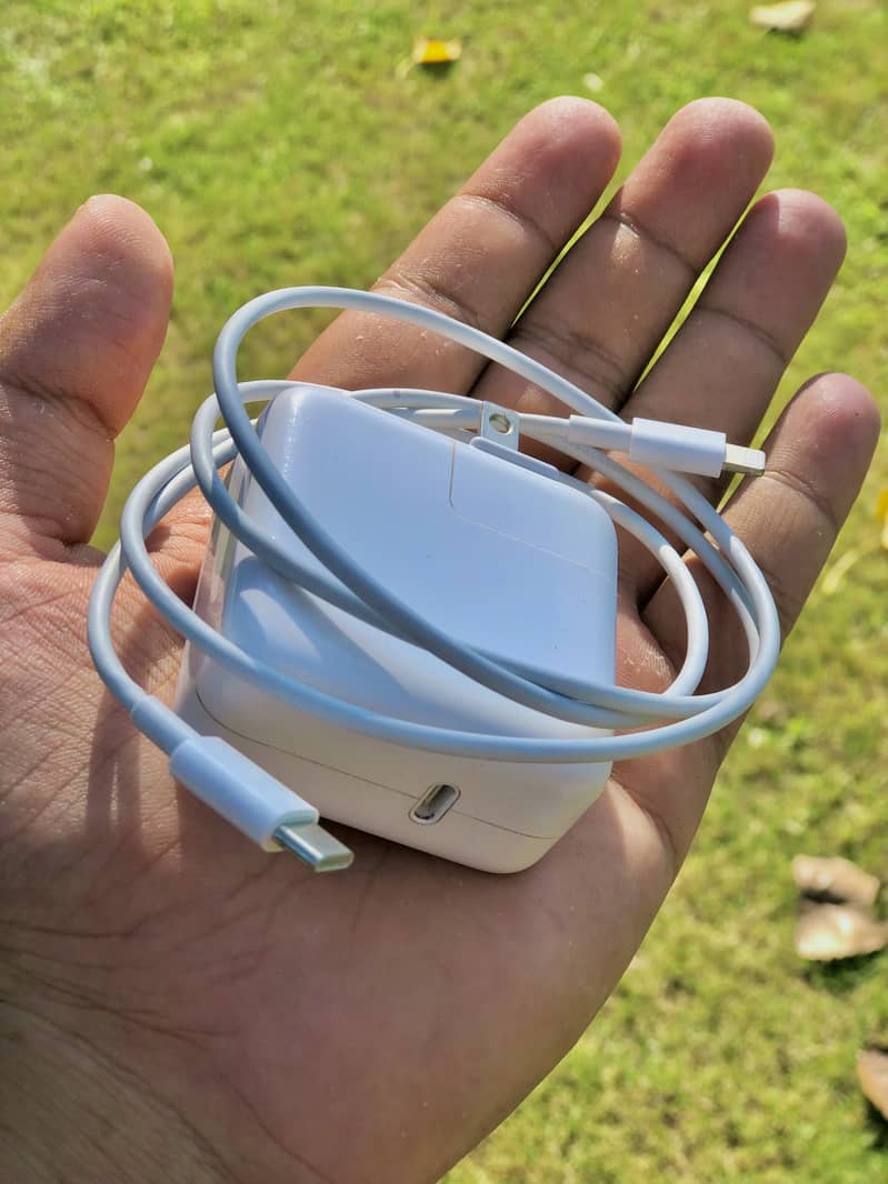 Apple Adapter and Cabel 3