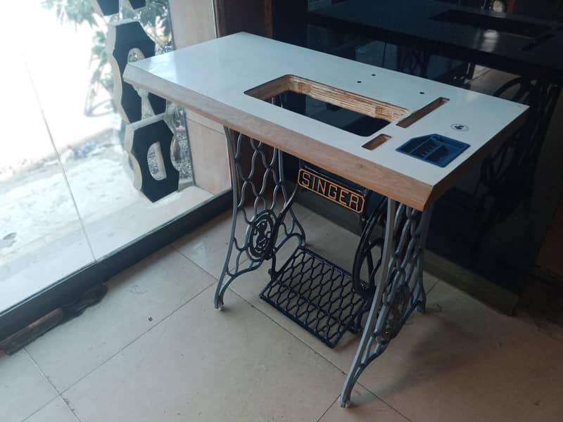 old singer table stand 4