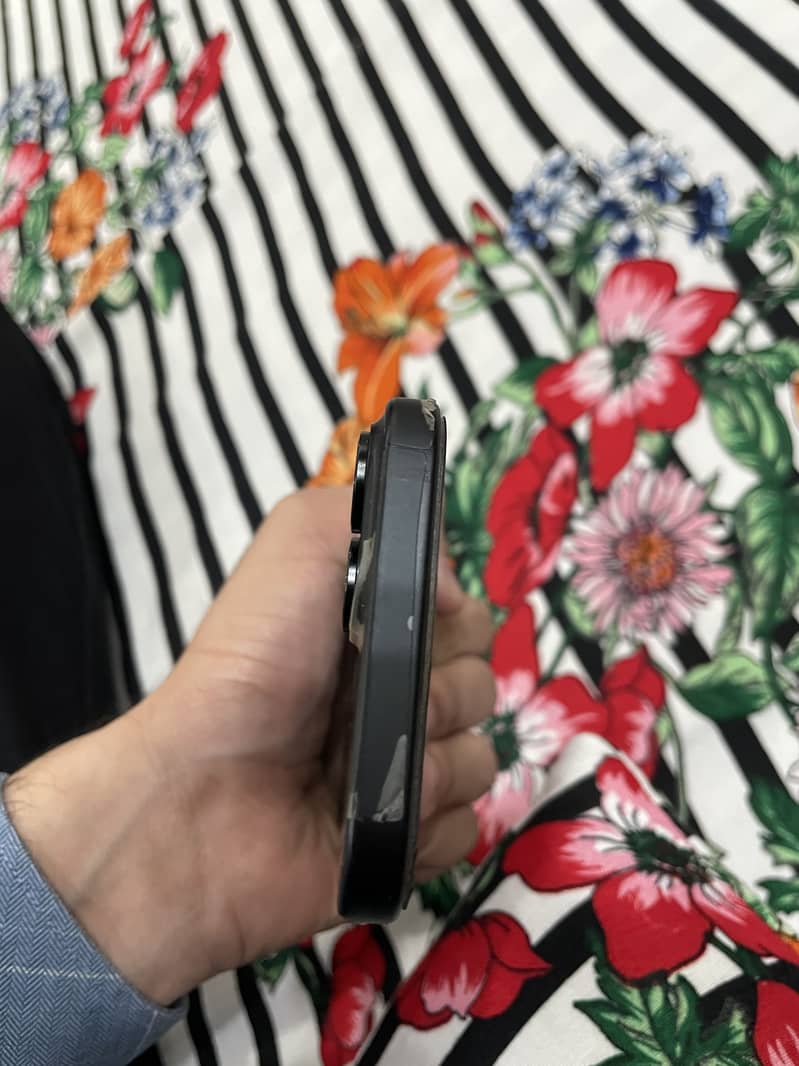 Apple iPhone 15 2