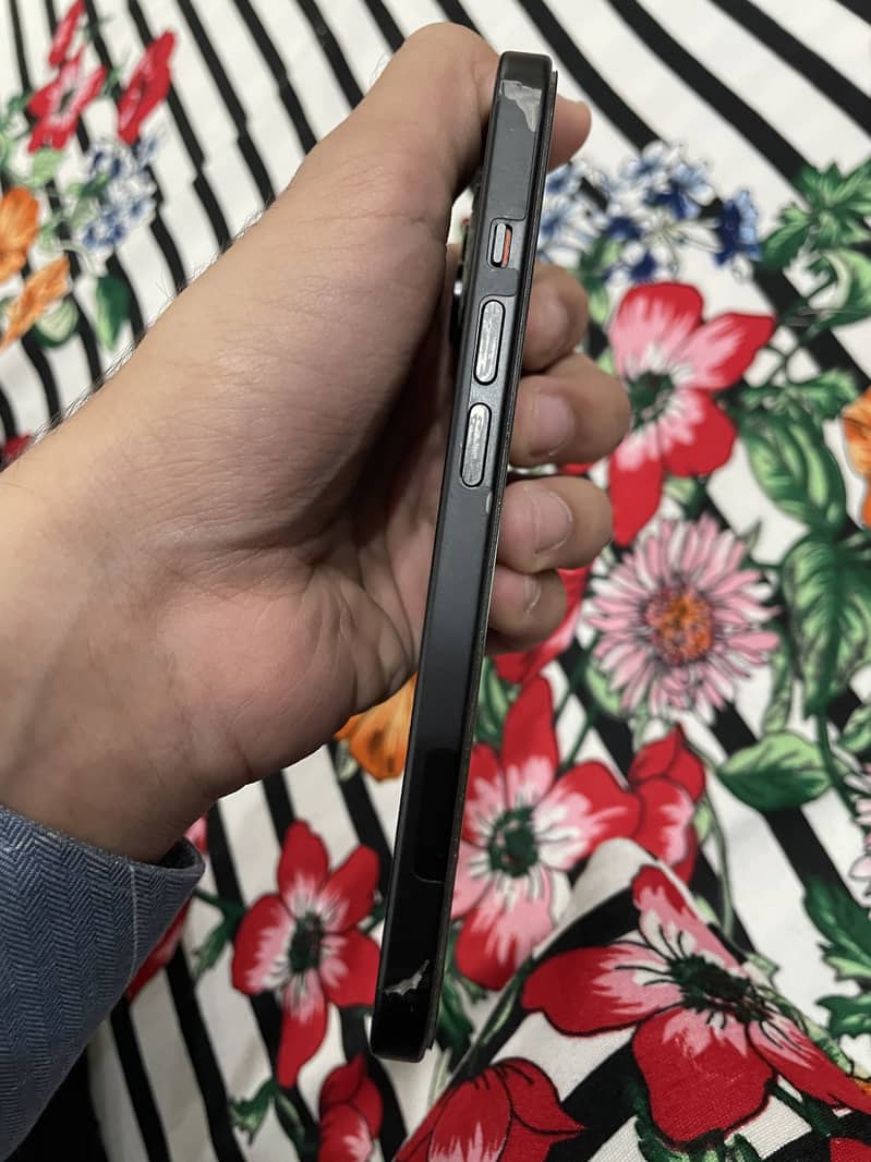 Apple iPhone 15 5