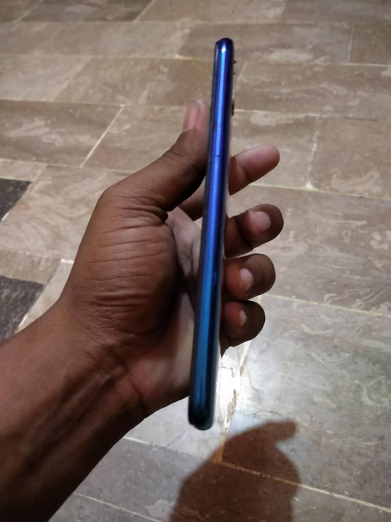 Realme 3 4