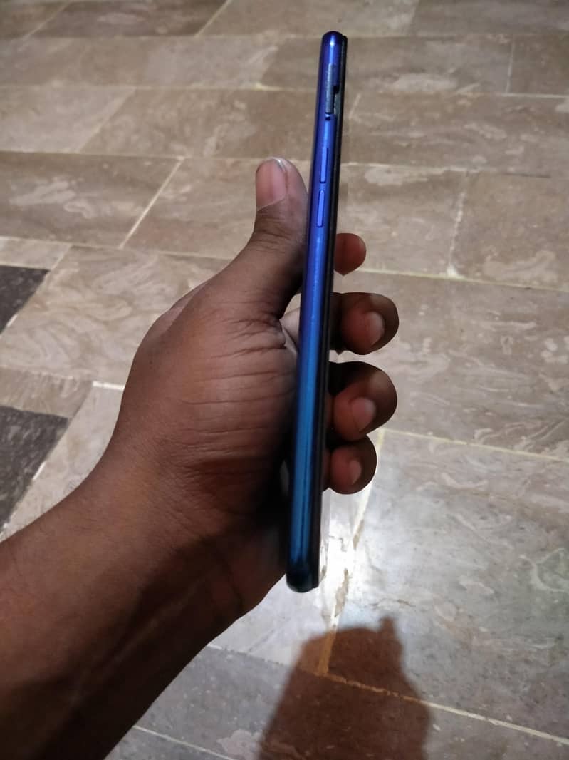 Realme 3 5