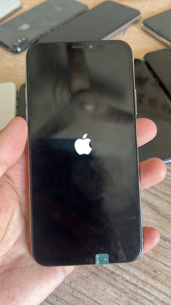 Apple iPhone XS 1