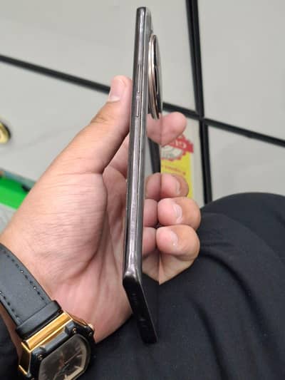 Vivo V30 E