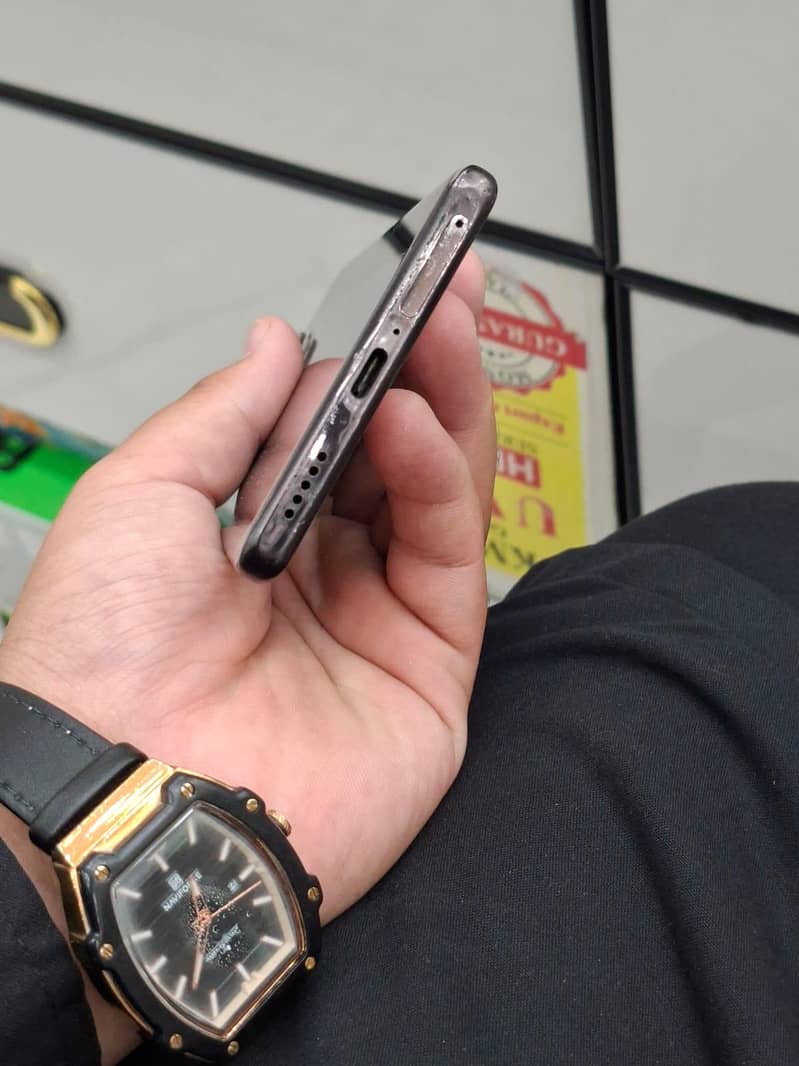 Vivo V30 E 1