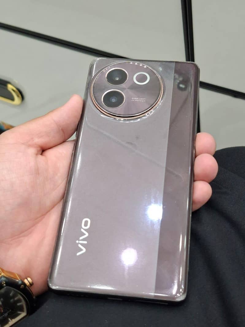Vivo V30 E 3