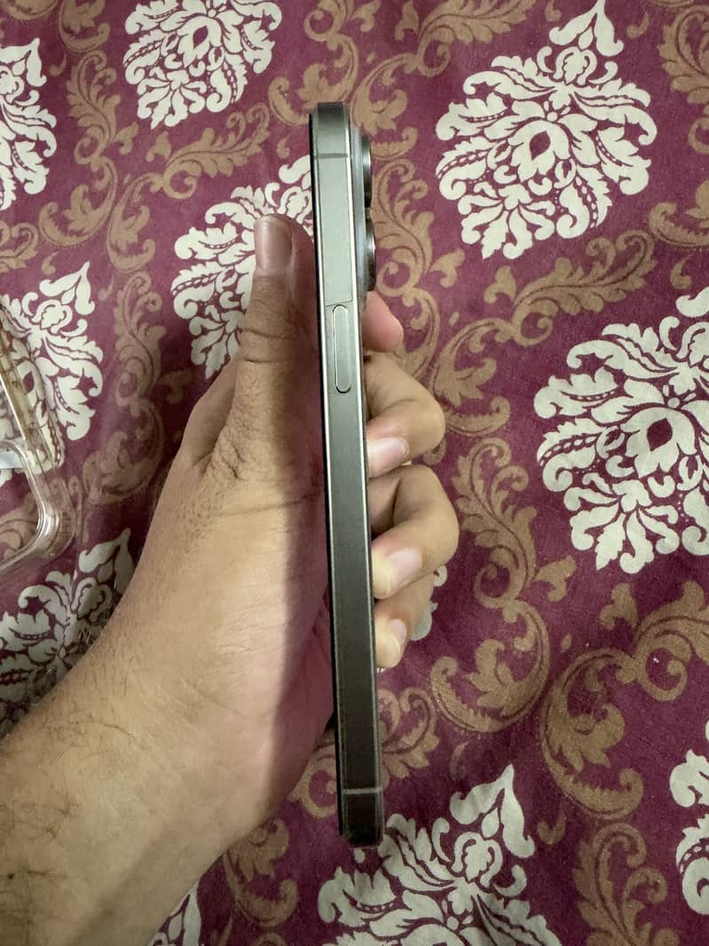 Apple iPhone 15 Pro Max 1