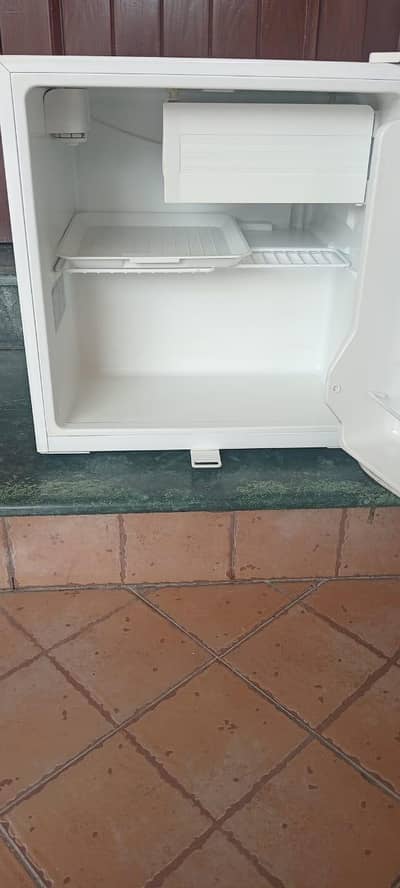 Haier room refrigerator for Office,Shops and bedrooms.