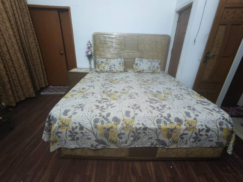 Double Bed 0