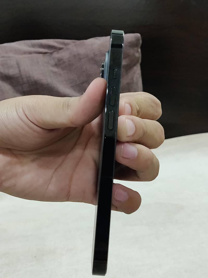 Apple iPhone 14 Pro 1