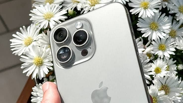 Apple iPhone 15 Pro Max 0