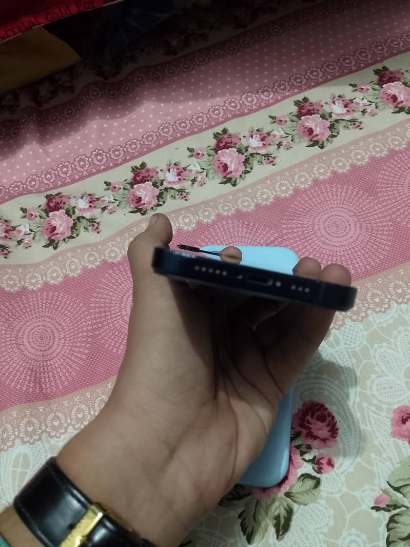 Apple iPhone 12 3