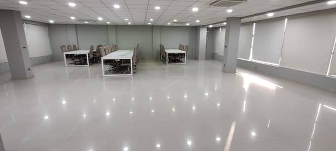 In I-8 NEW OFFICE CORPORATE OFFICE. . . 2000 SQR FT