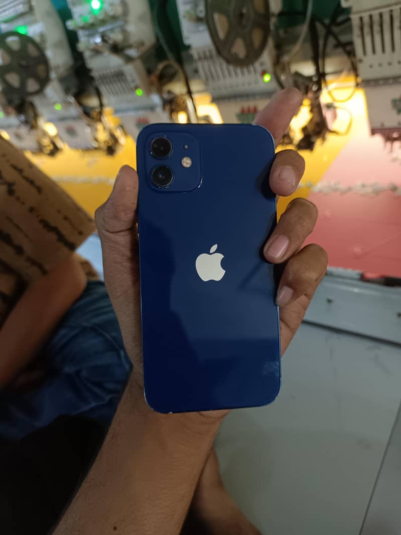 Apple iPhone 12 6
