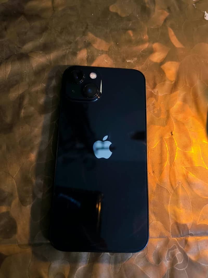 Apple iPhone 13 4