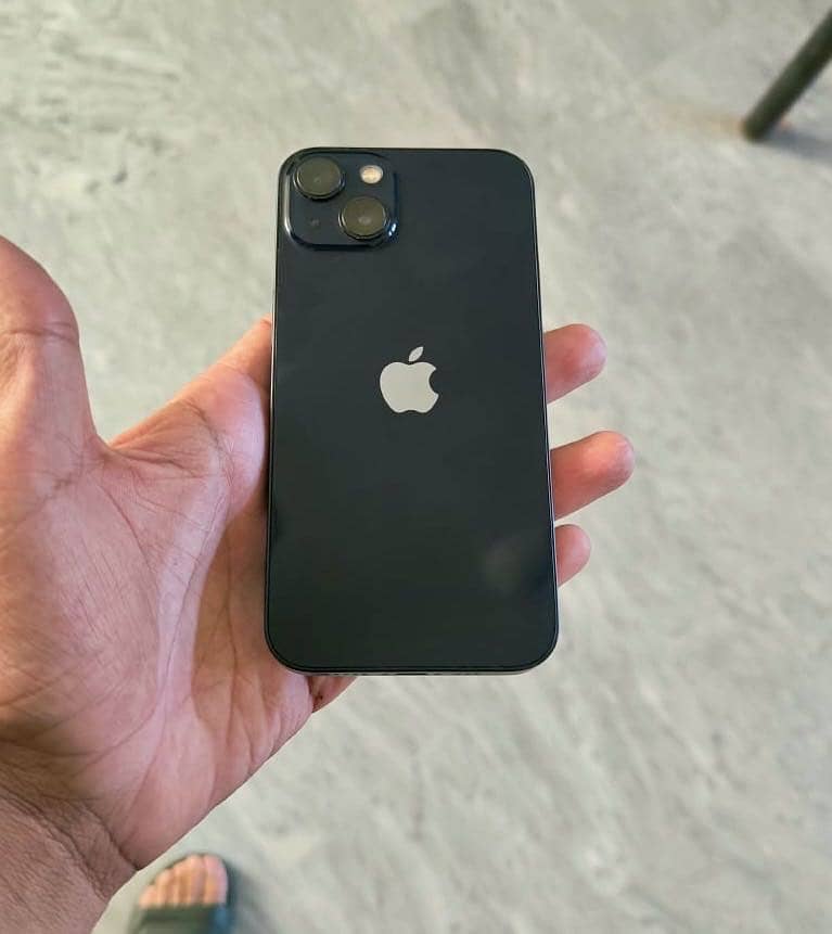 Apple iPhone 13 5