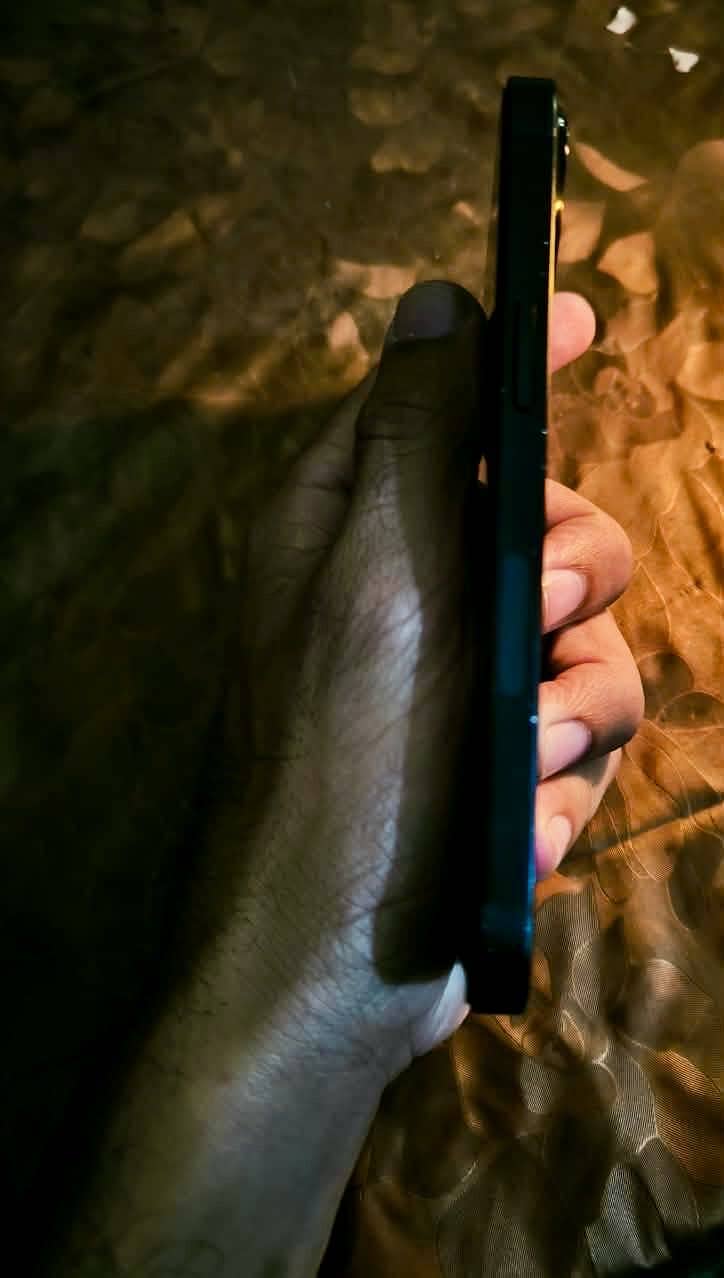 Apple iPhone 13 6