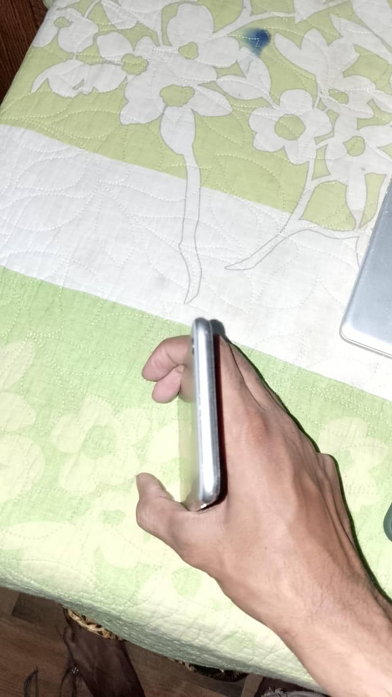 IPHONE 6S PLUS 4