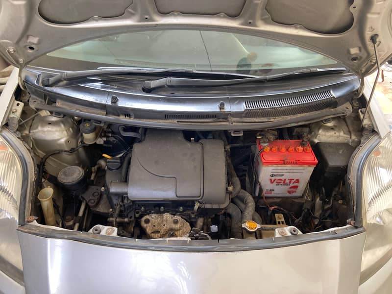 Toyota Vitz 2012 5