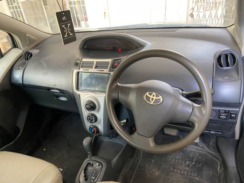 Toyota Vitz 2012 11