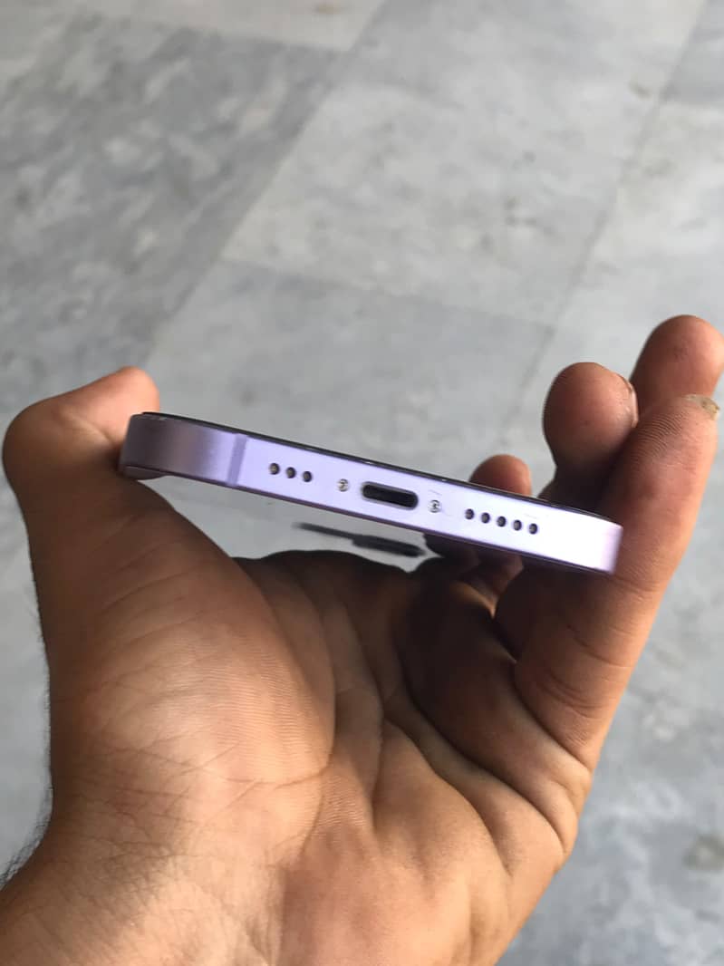 Apple iPhone 12 4