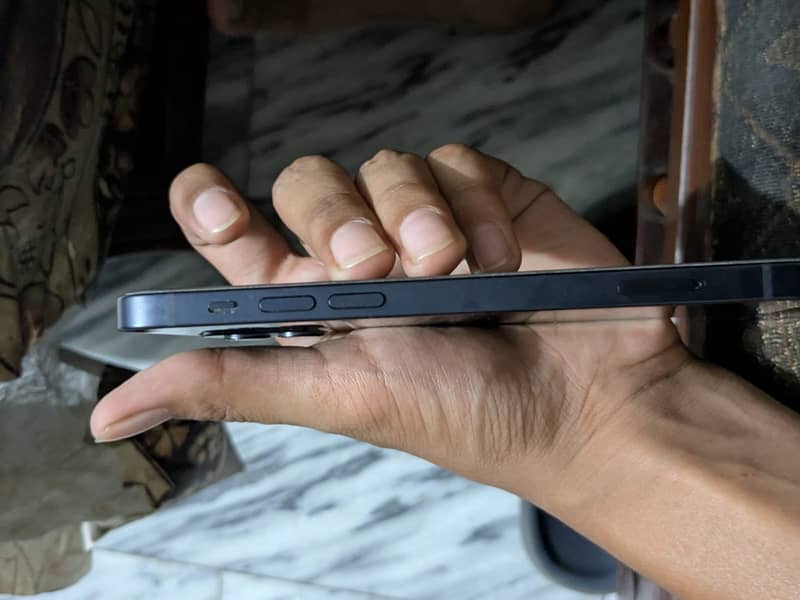 Apple iPhone 12 2