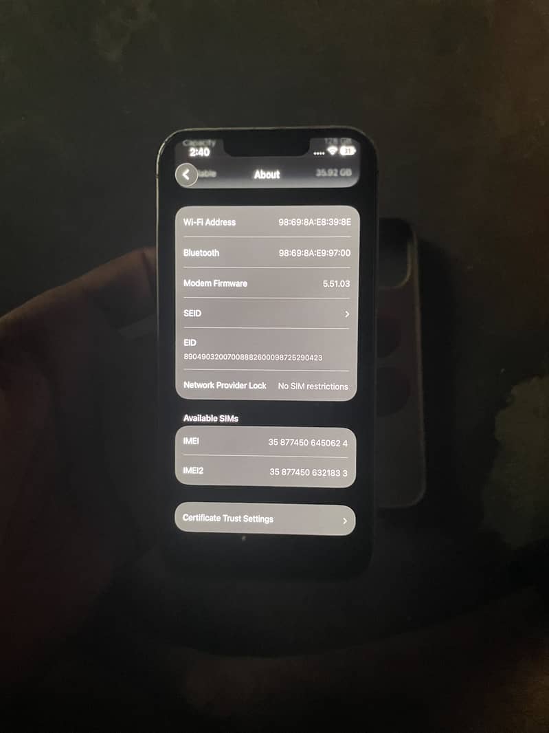 Apple iPhone 13 2