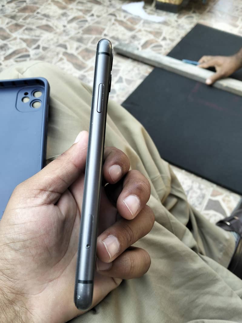 Apple iPhone 11 2