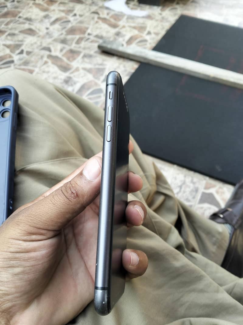 Apple iPhone 11 5